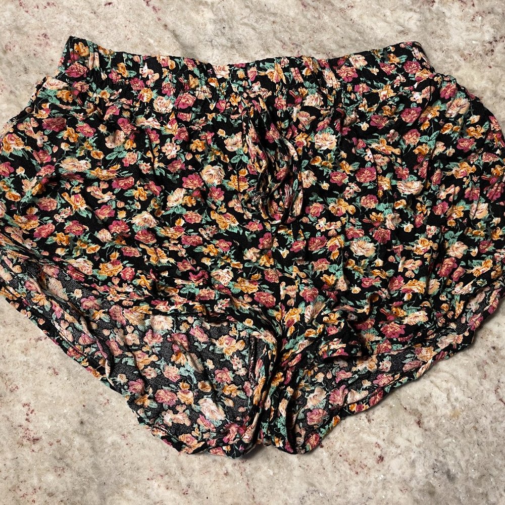 VIBE Sportswear Lightweight Shorts, Floral